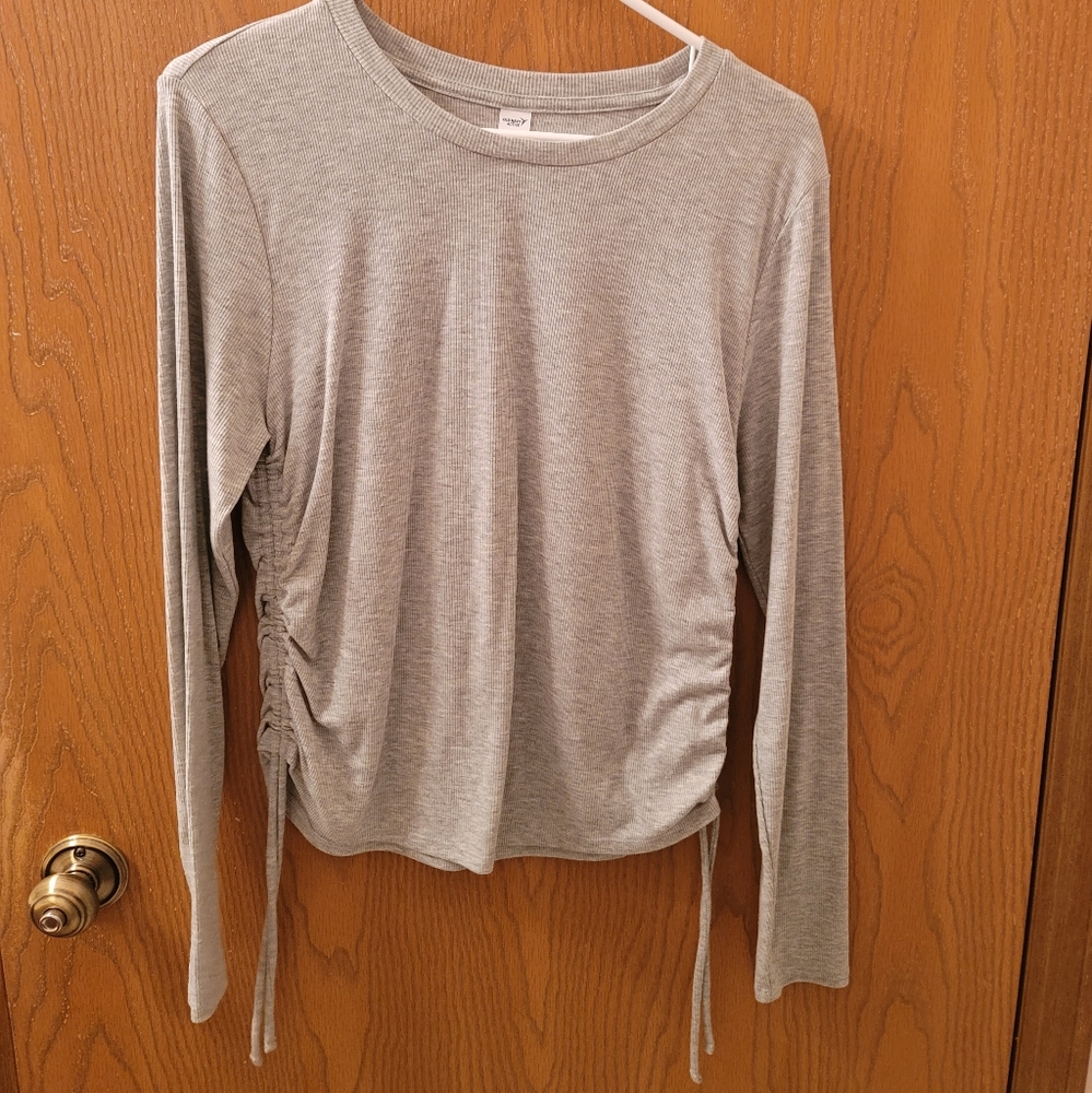 Ribbed Gray Top
